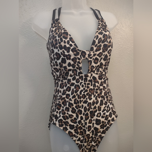 Time and Tru Women's Leopard Print Cut-Out One-Piece Swimsuit Size Large - Picture 4 of 10